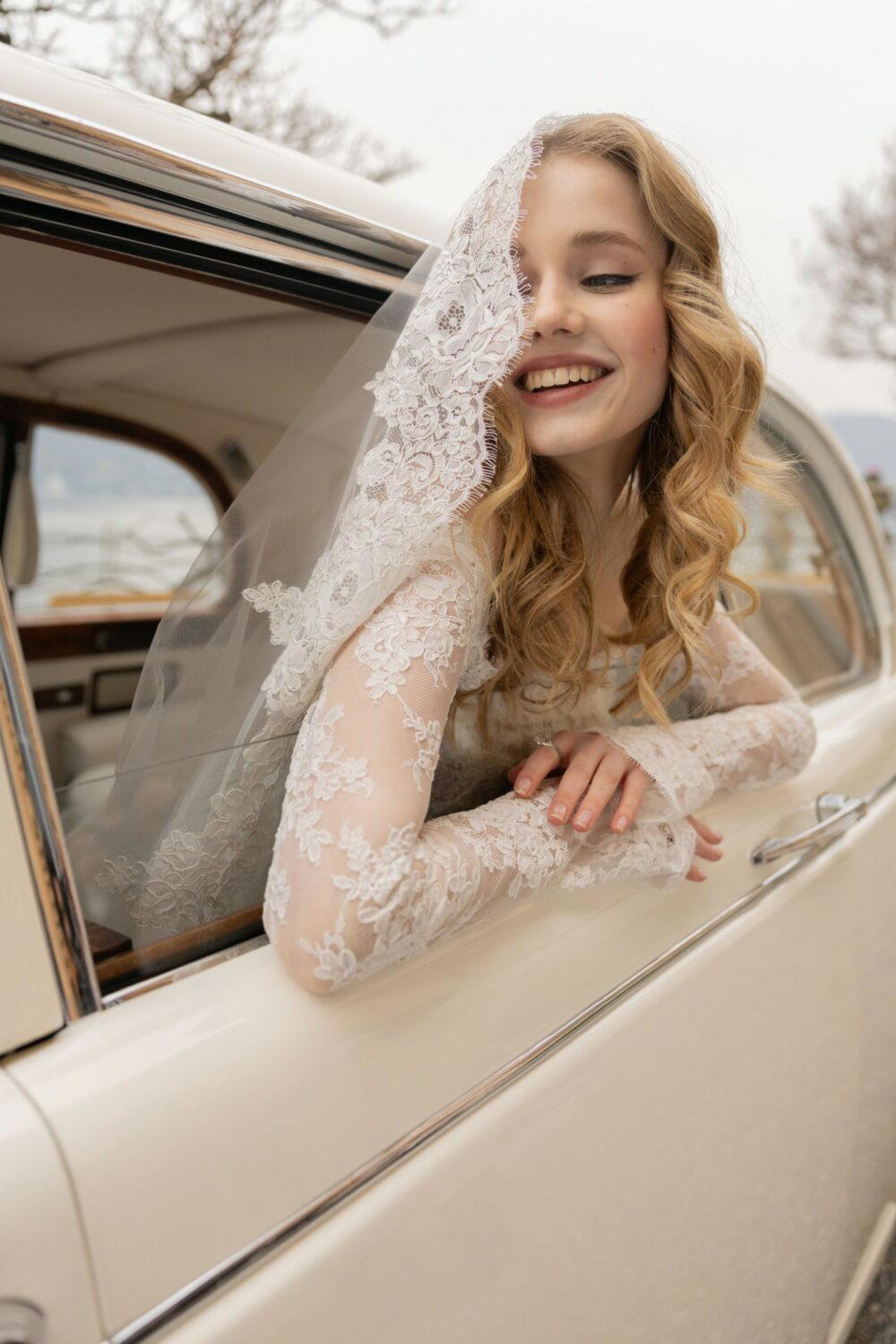 Josephina Veil - Image 2